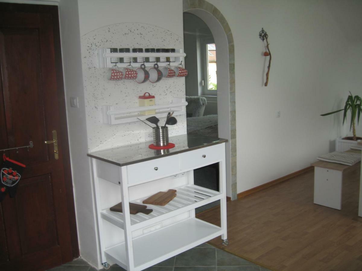 R&G Apartment Zirovnica Exterior photo